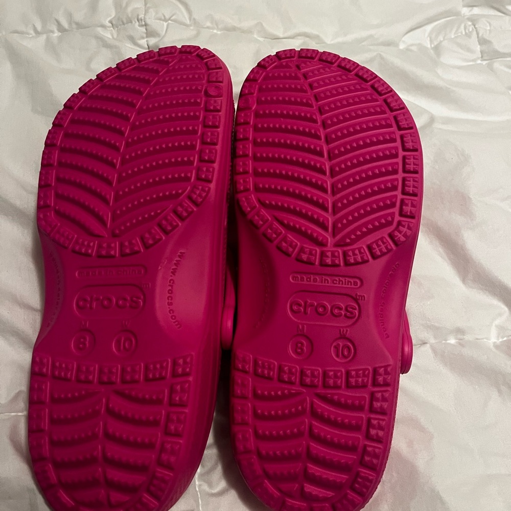 Brand new never worn crocs size Women's 10, Men's 8